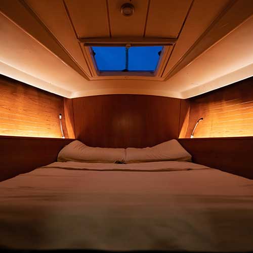 thumbnail image 2 of AquaTrack 12V 24-LED Swivel Rail Reading Lamp - Silver Aluminum For Boat, Cabin, RV 2 of 6